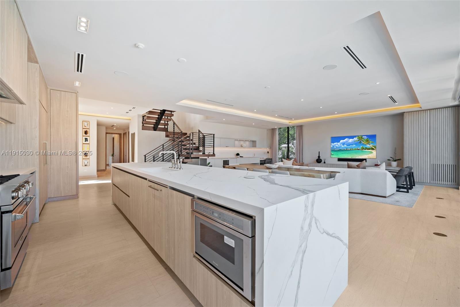 Undisclosed Address Miami Beach, FL 33140