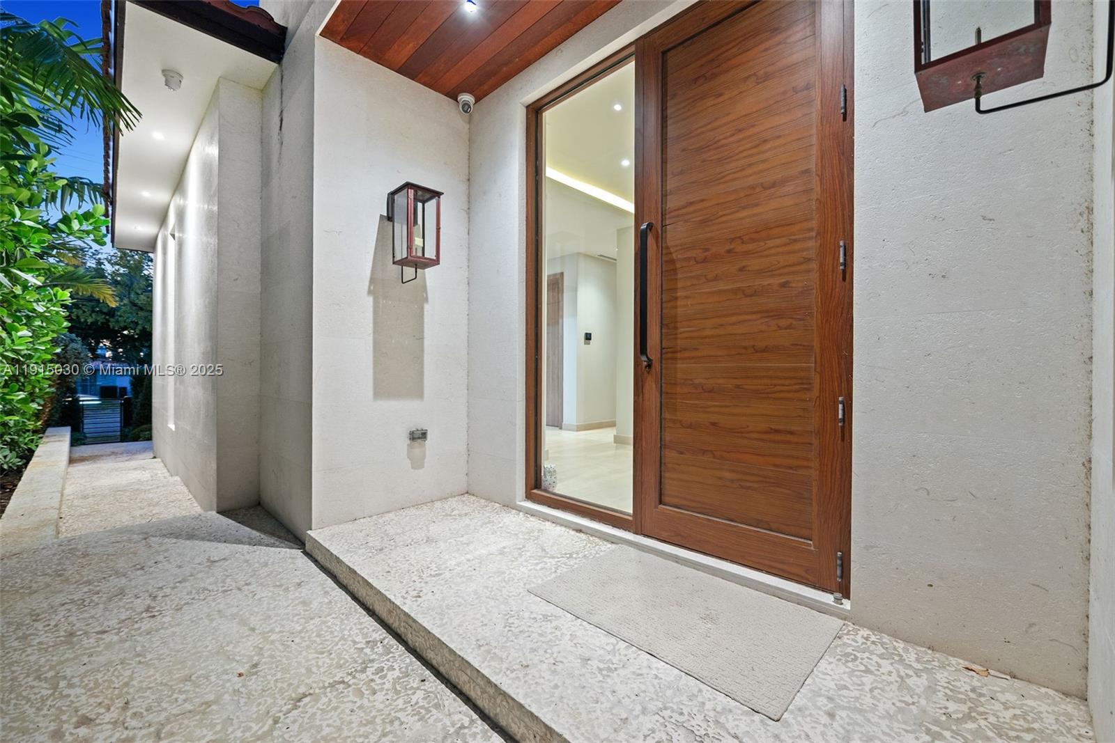 Undisclosed Address Miami Beach, FL 33140