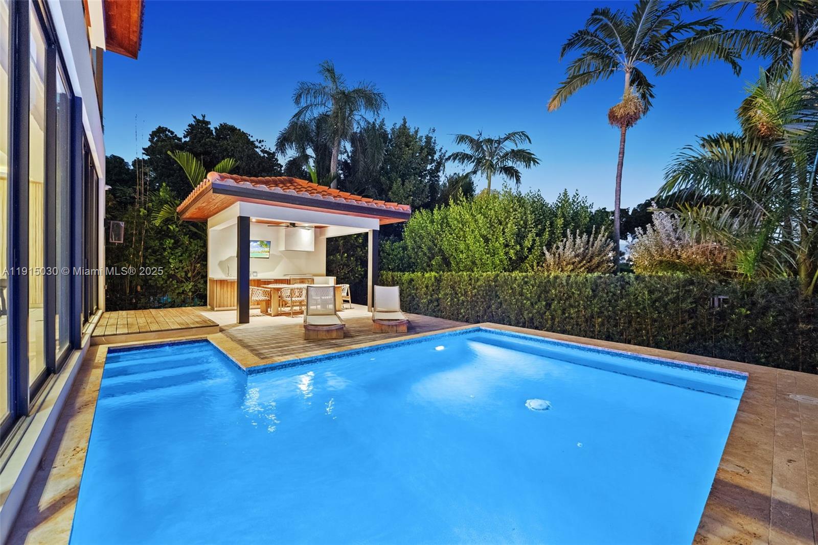 Undisclosed Address Miami Beach, FL 33140