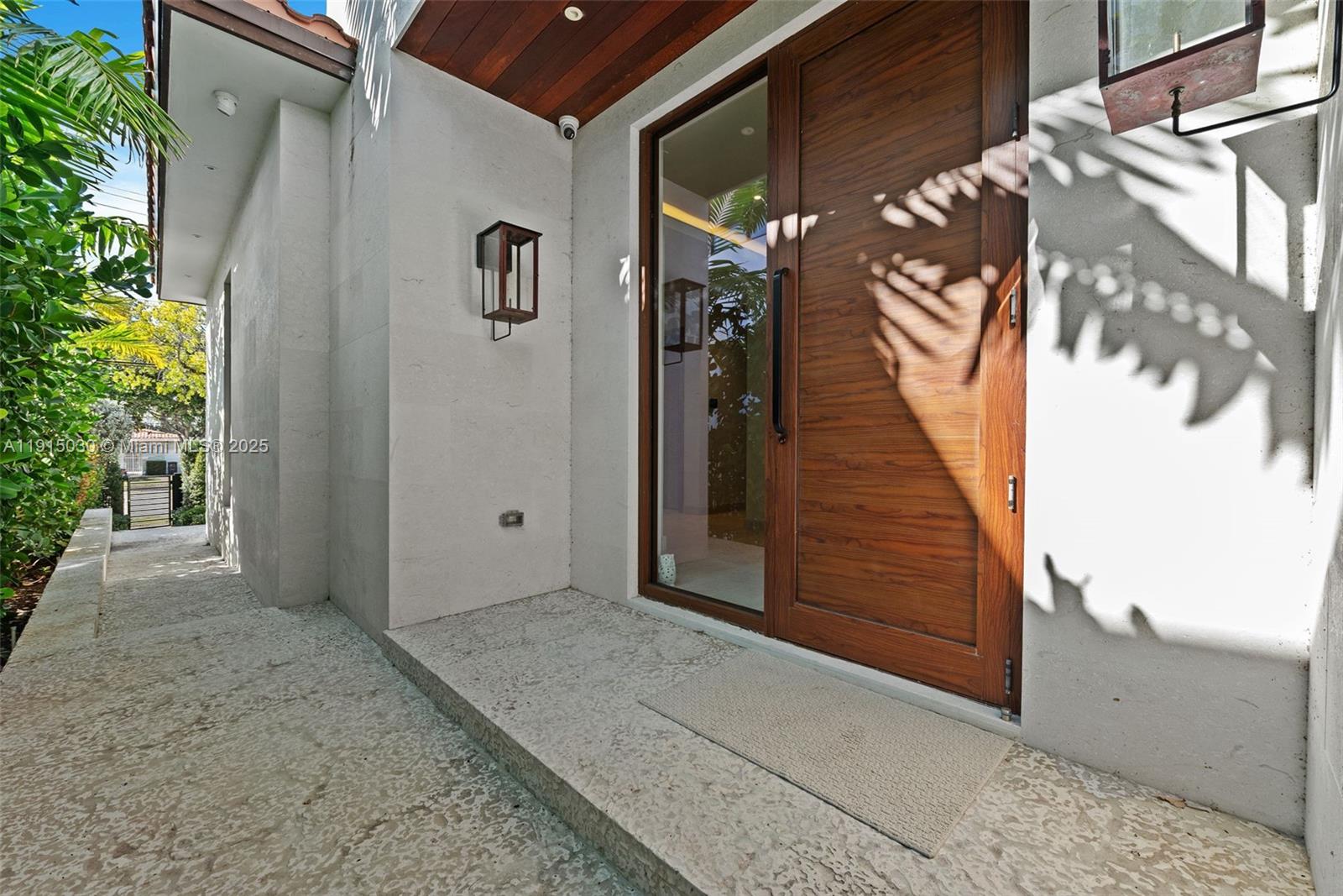 Undisclosed Address Miami Beach, FL 33140