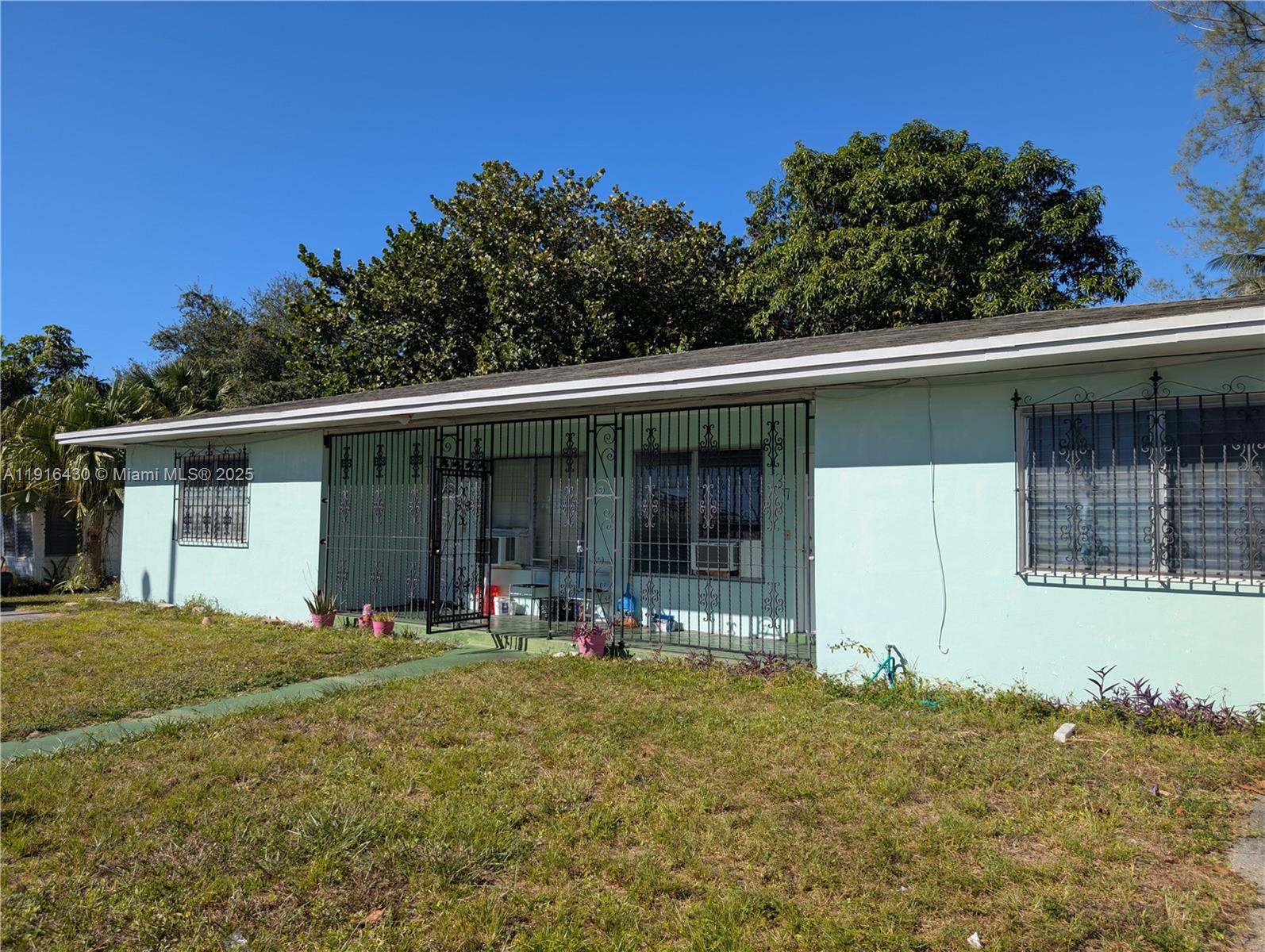 335 - 337 NE 168th St