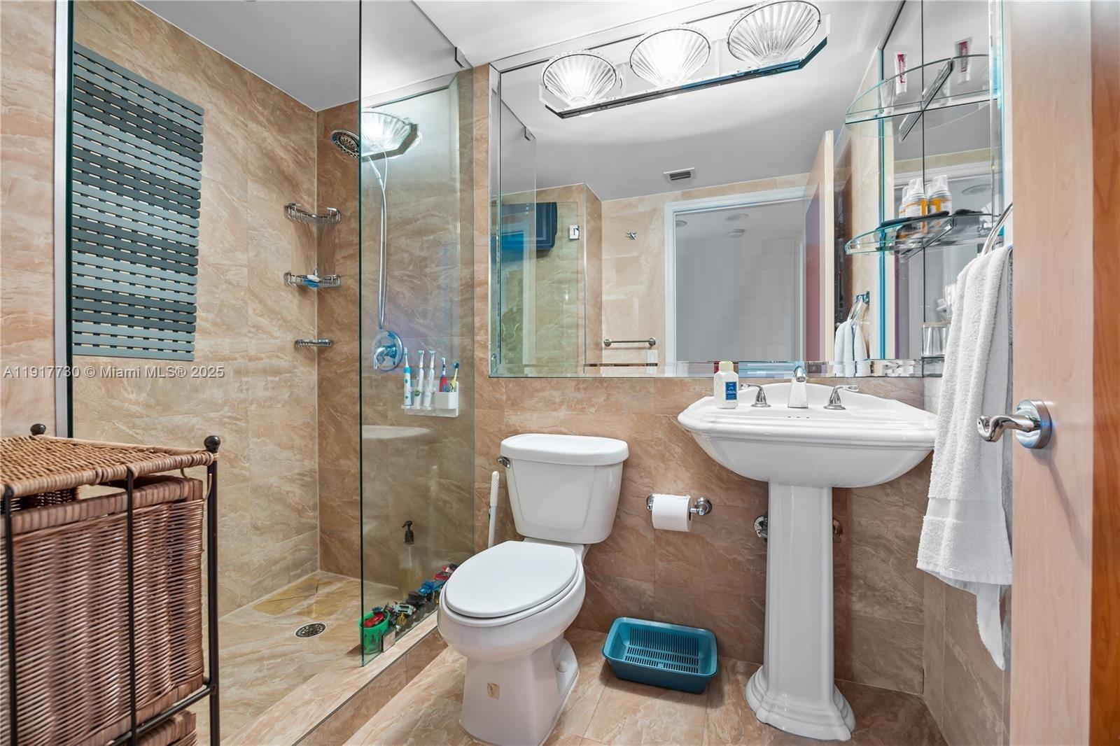 17555 Collins Ave #607 Sunny Isles Beach, FL 33160