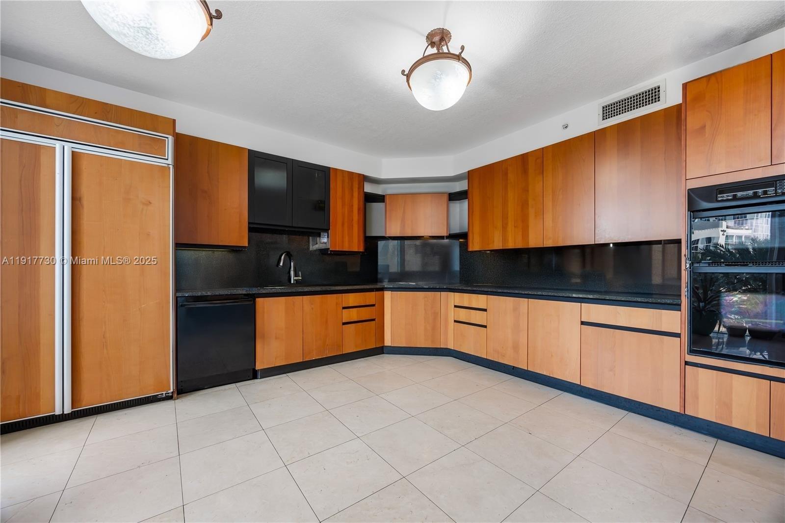 17555 Collins Ave #607 Sunny Isles Beach, FL 33160