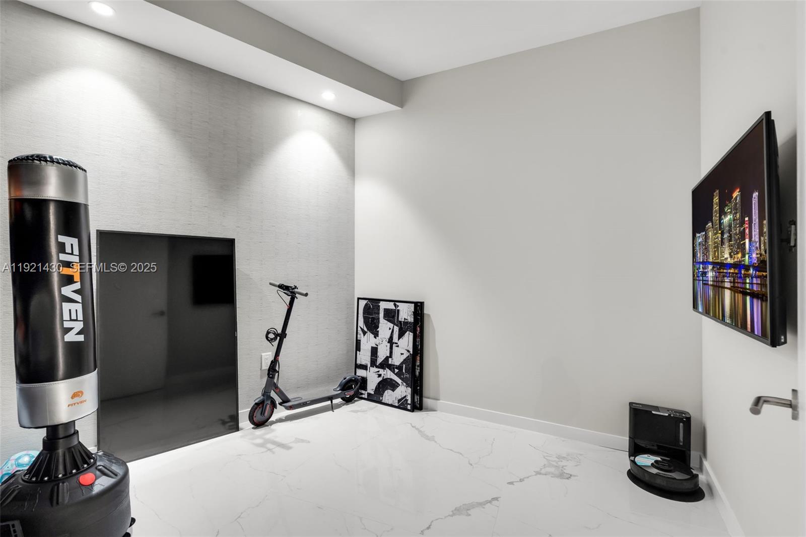 851 NE 1st Ave #4009 Miami, FL 33132