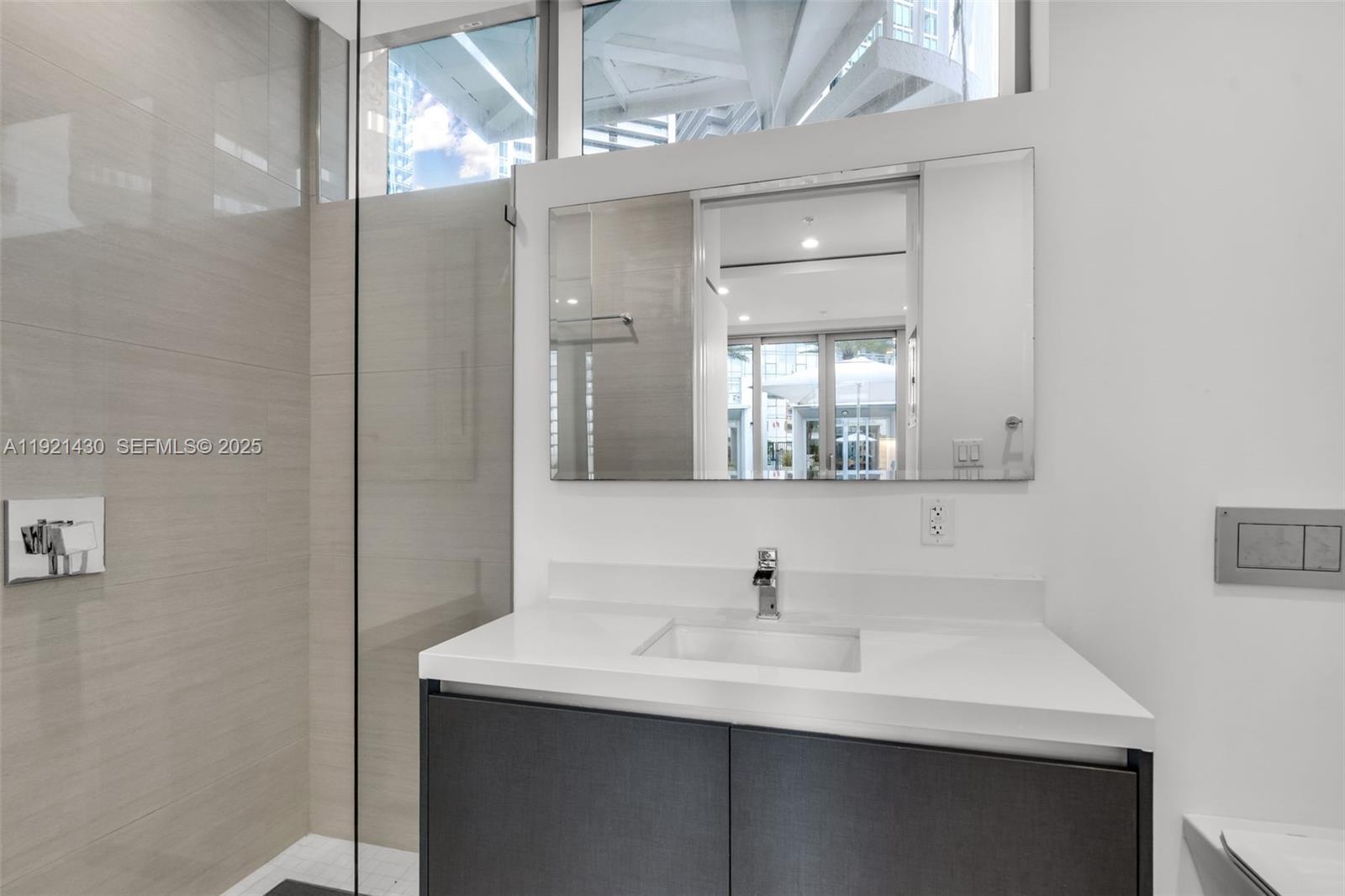 851 NE 1st Ave #4009 Miami, FL 33132