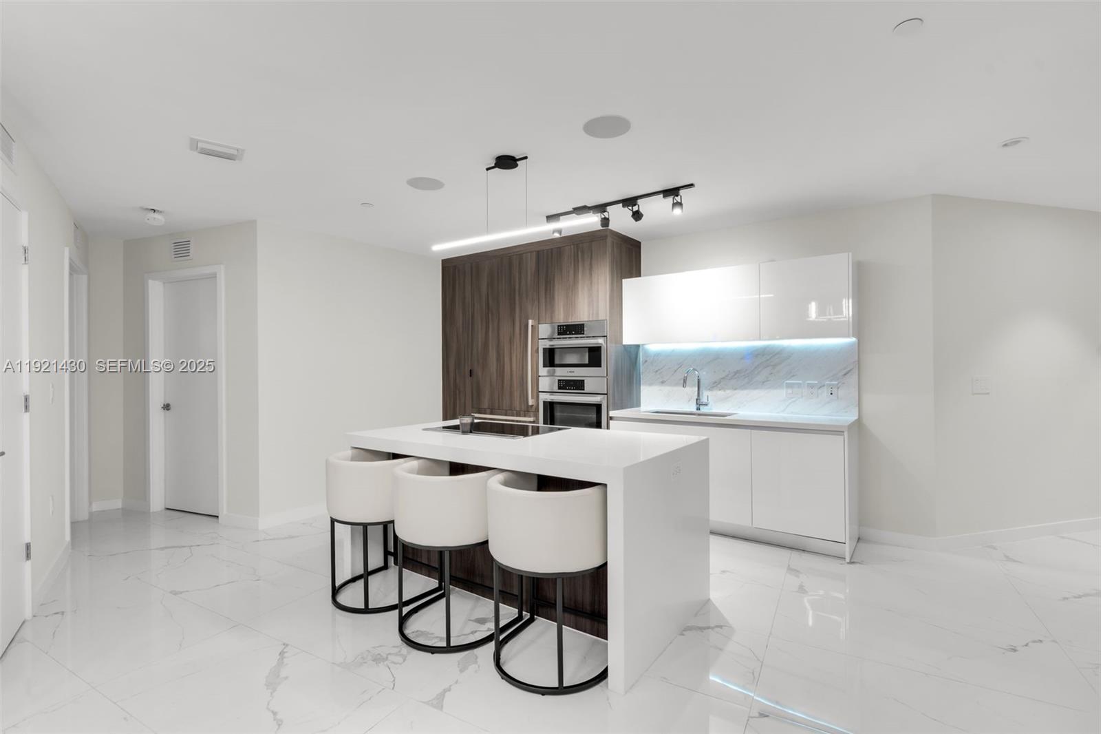 851 NE 1st Ave #4009 Miami, FL 33132