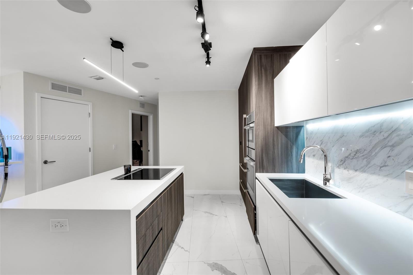 851 NE 1st Ave #4009 Miami, FL 33132