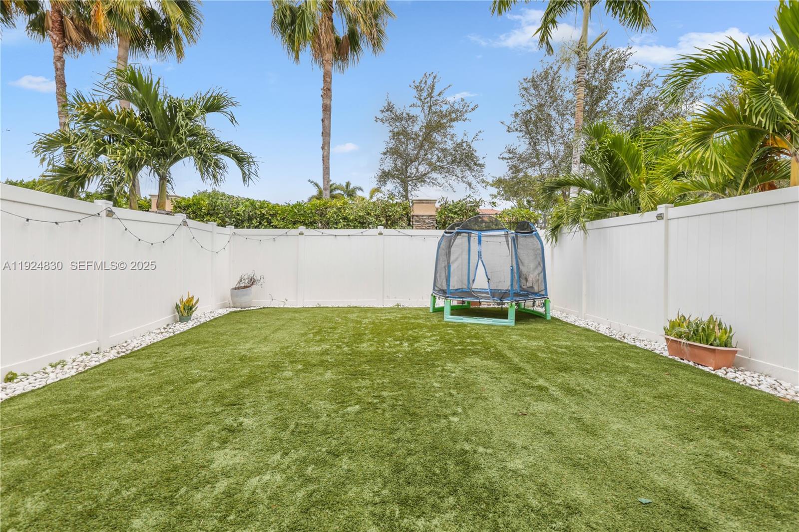 3337 W 91st Ter Hialeah, FL 33018