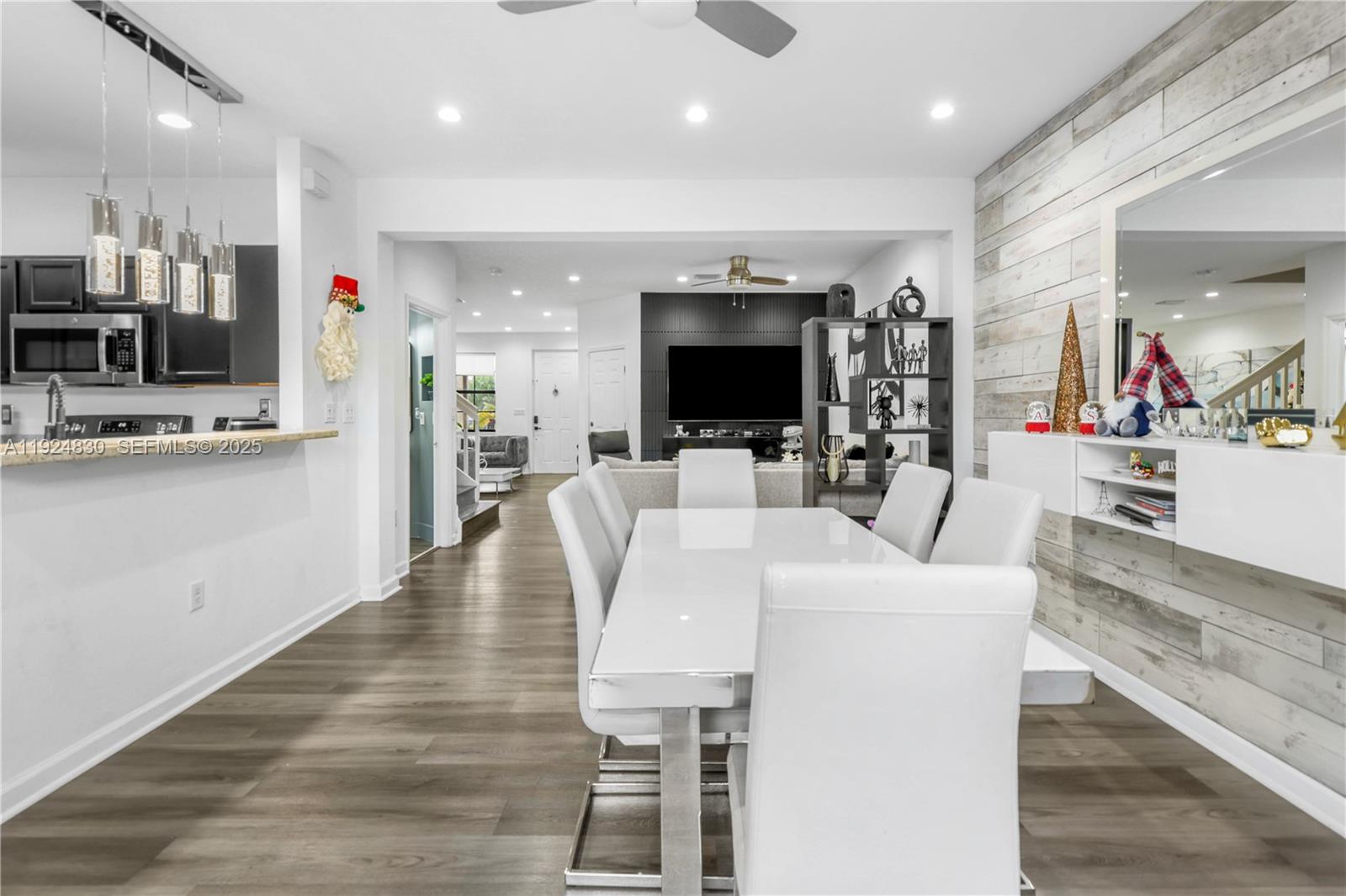 3337 W 91st Ter Hialeah, FL 33018