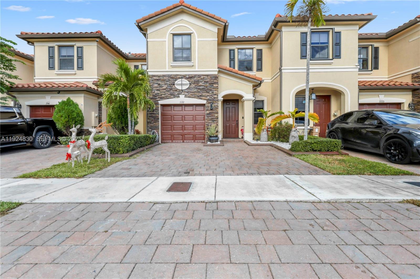 3337 W 91st Ter Hialeah, FL 33018