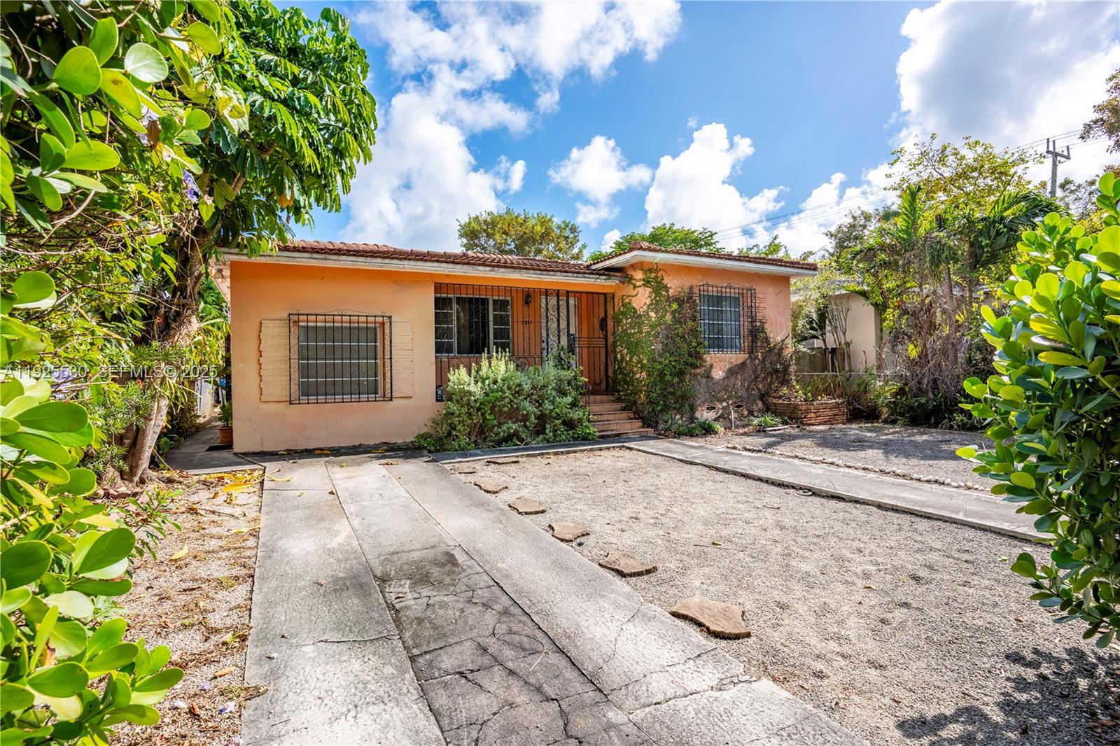 2881 SW 33rd Ct Miami, FL 33133