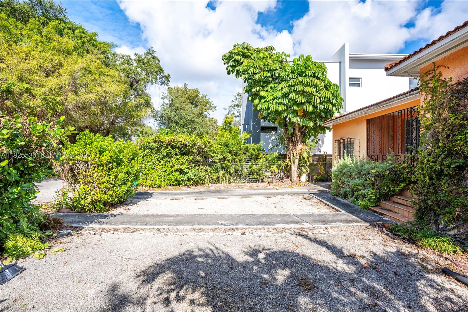 2881 SW 33rd Ct Miami, FL 33133