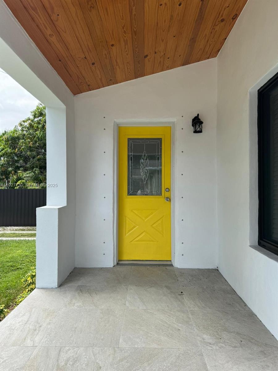 557 NW 44st #front Miami, FL 33127