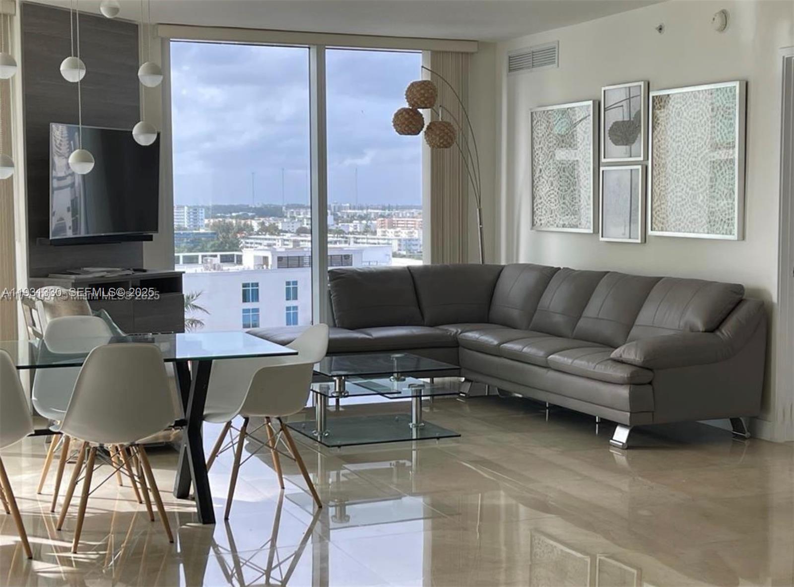 image St Tropez Sunny Isles2