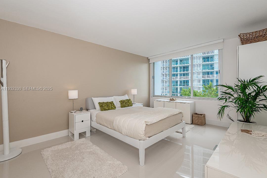 1000 West Ave #327 Miami Beach, FL 33139