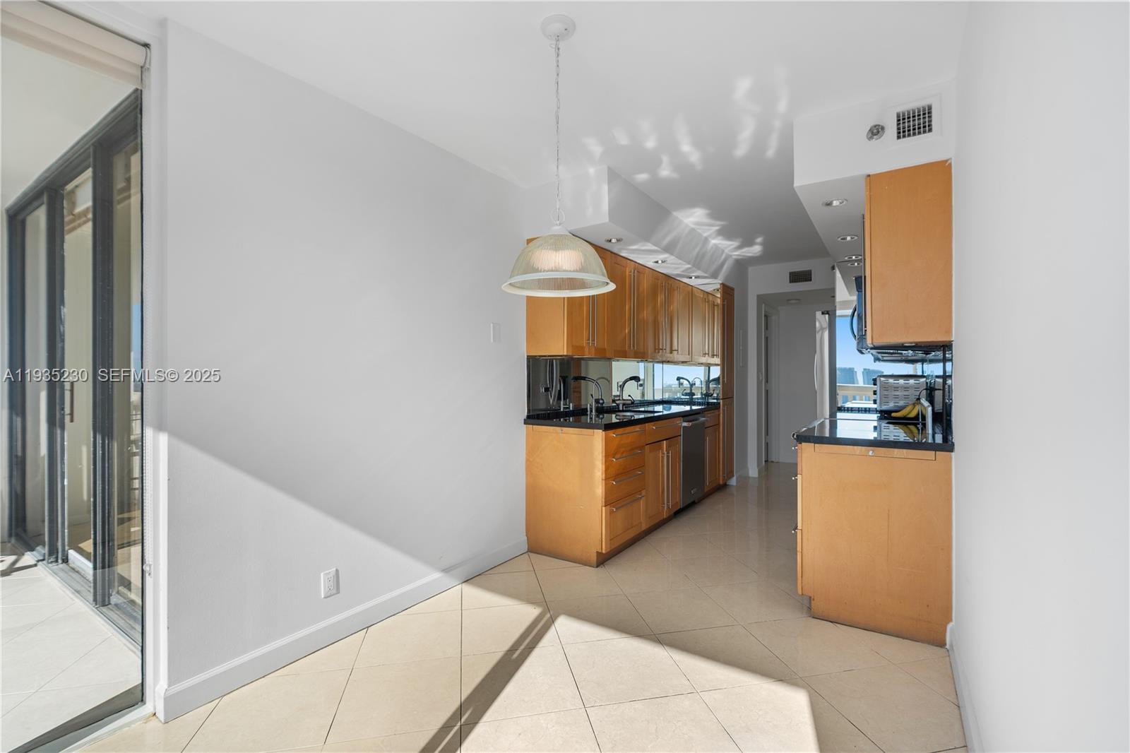 1000 W Island Blvd #3002 Aventura, FL 33160