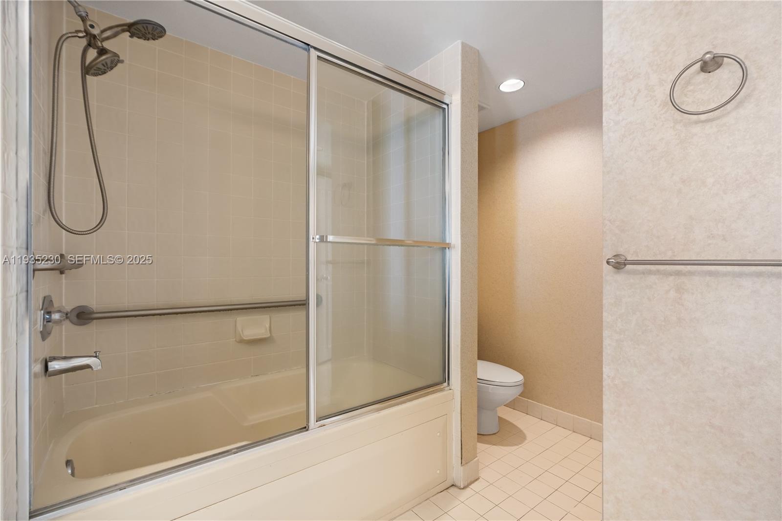 1000 W Island Blvd #3002 Aventura, FL 33160