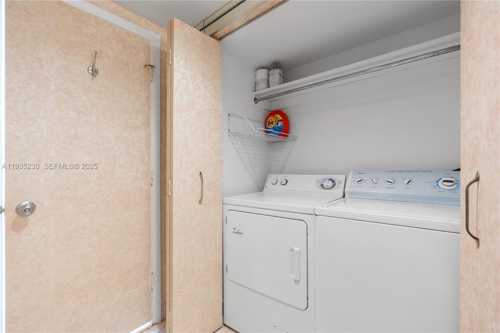 1000 W Island Blvd #3002 Aventura, FL 33160