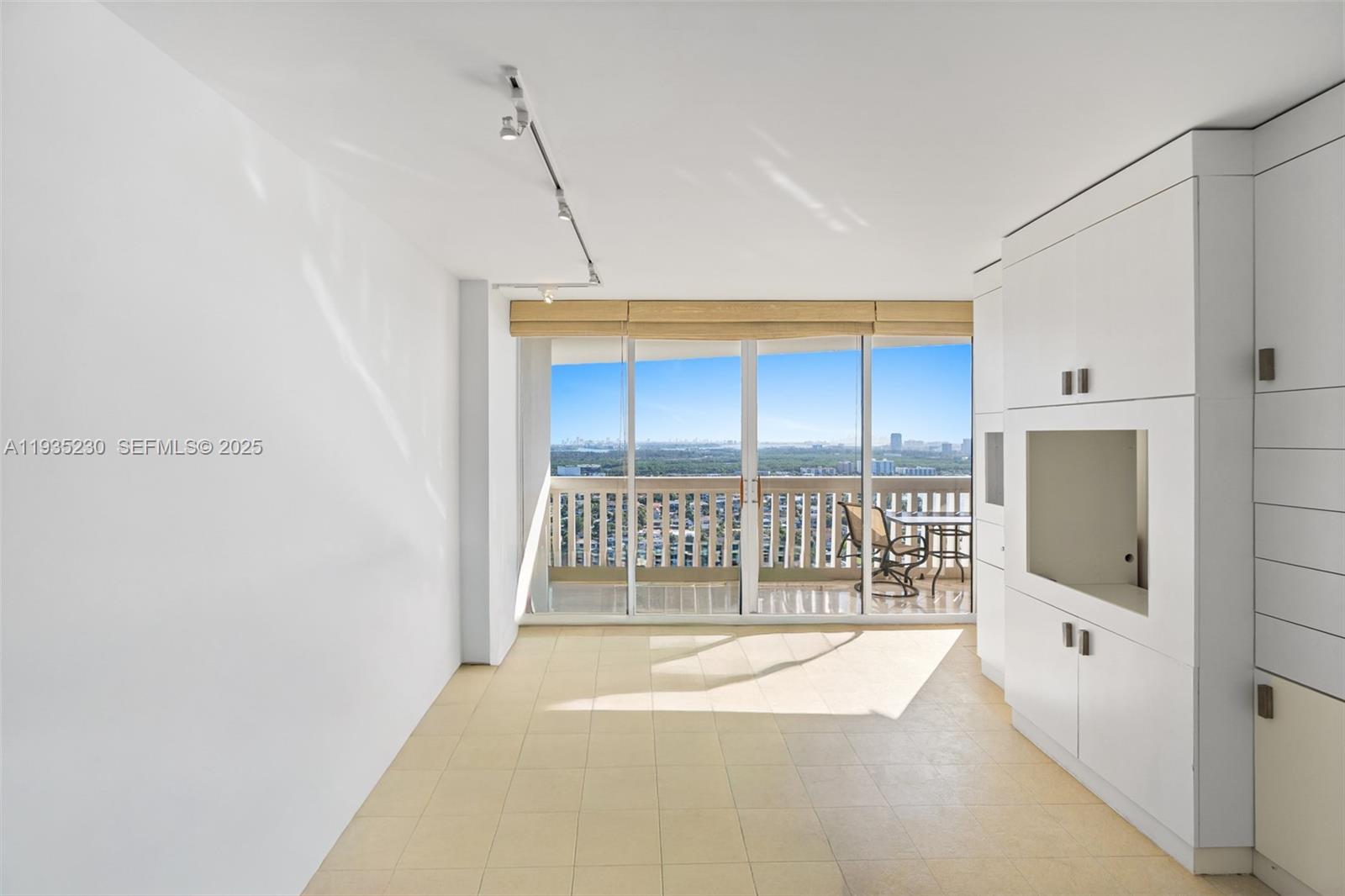 1000 W Island Blvd #3002 Aventura, FL 33160