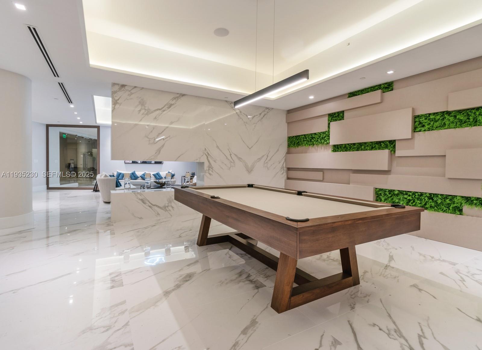 1000 W Island Blvd #3002 Aventura, FL 33160