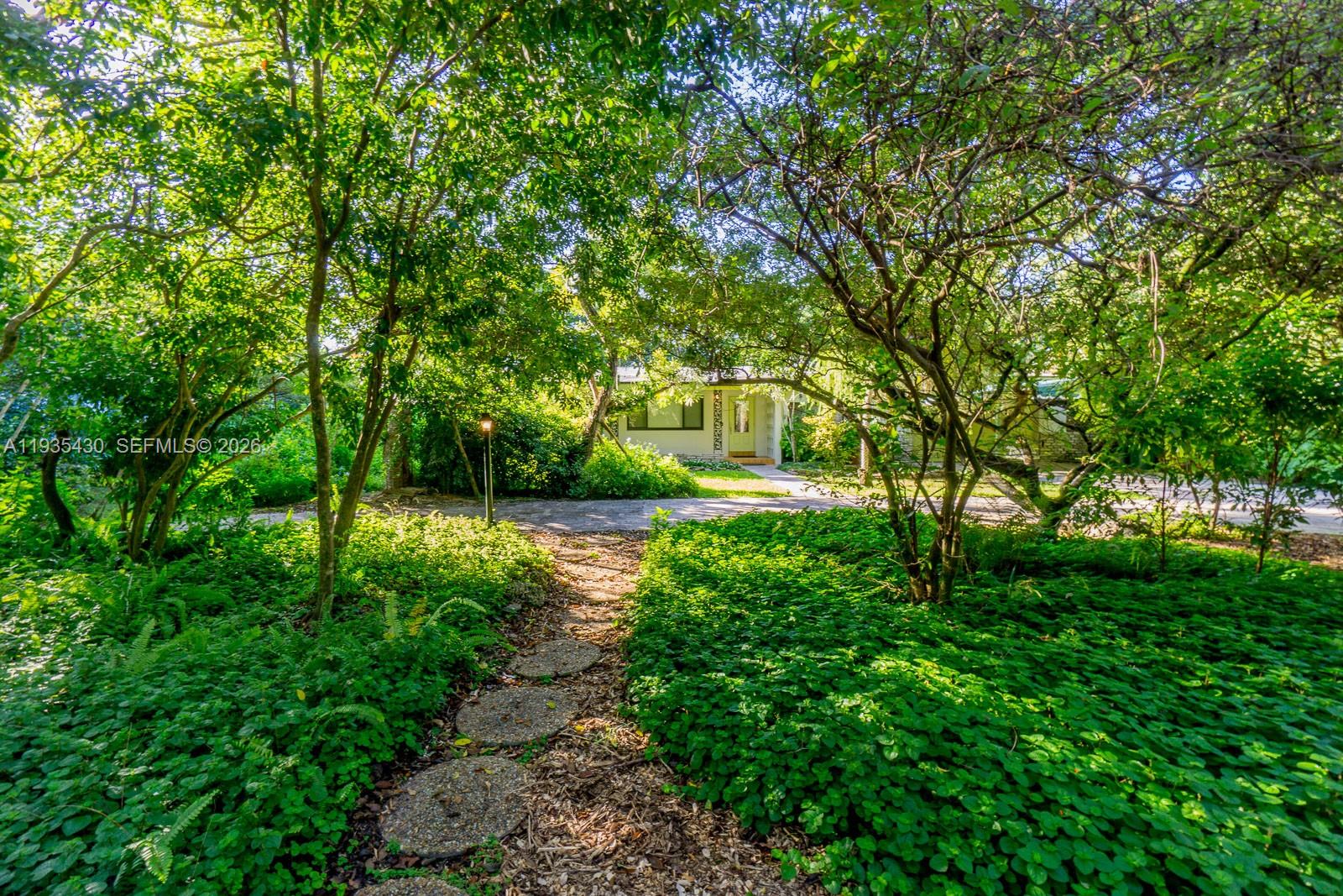 6290 SW 86th St Miami, FL 33143