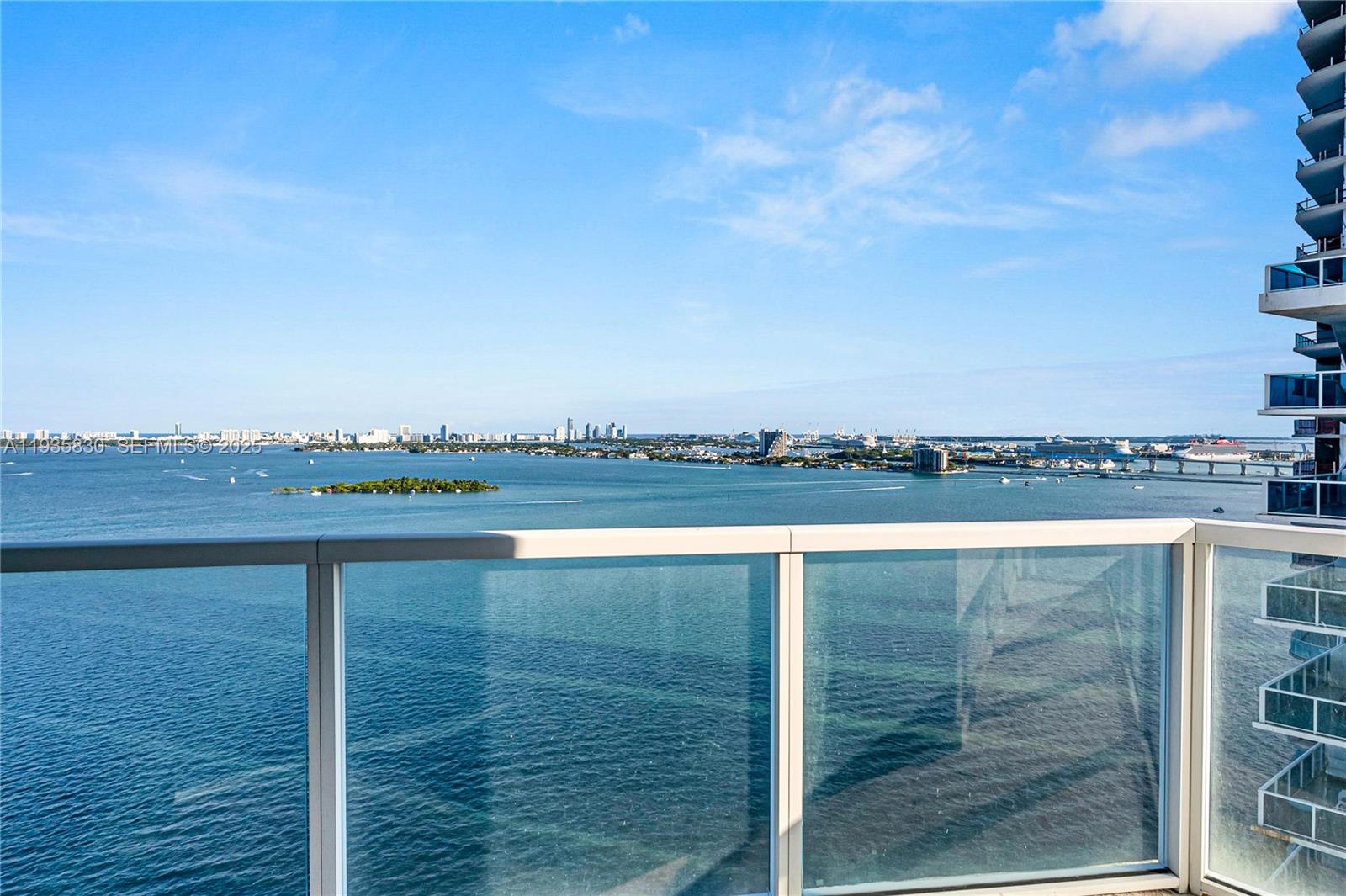 image Onyx on the Bay1