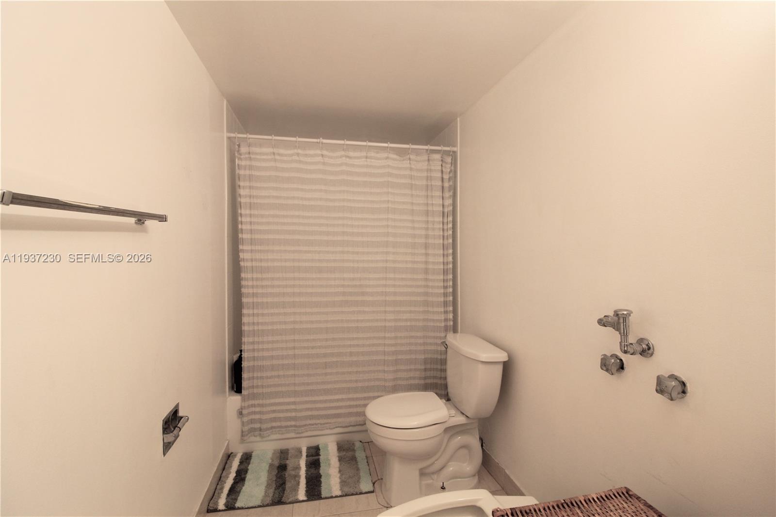 2500 Parkview Dr #315 Hallandale Beach, FL 33009