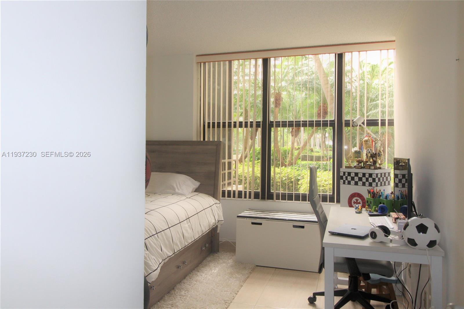 2500 Parkview Dr #315 Hallandale Beach, FL 33009