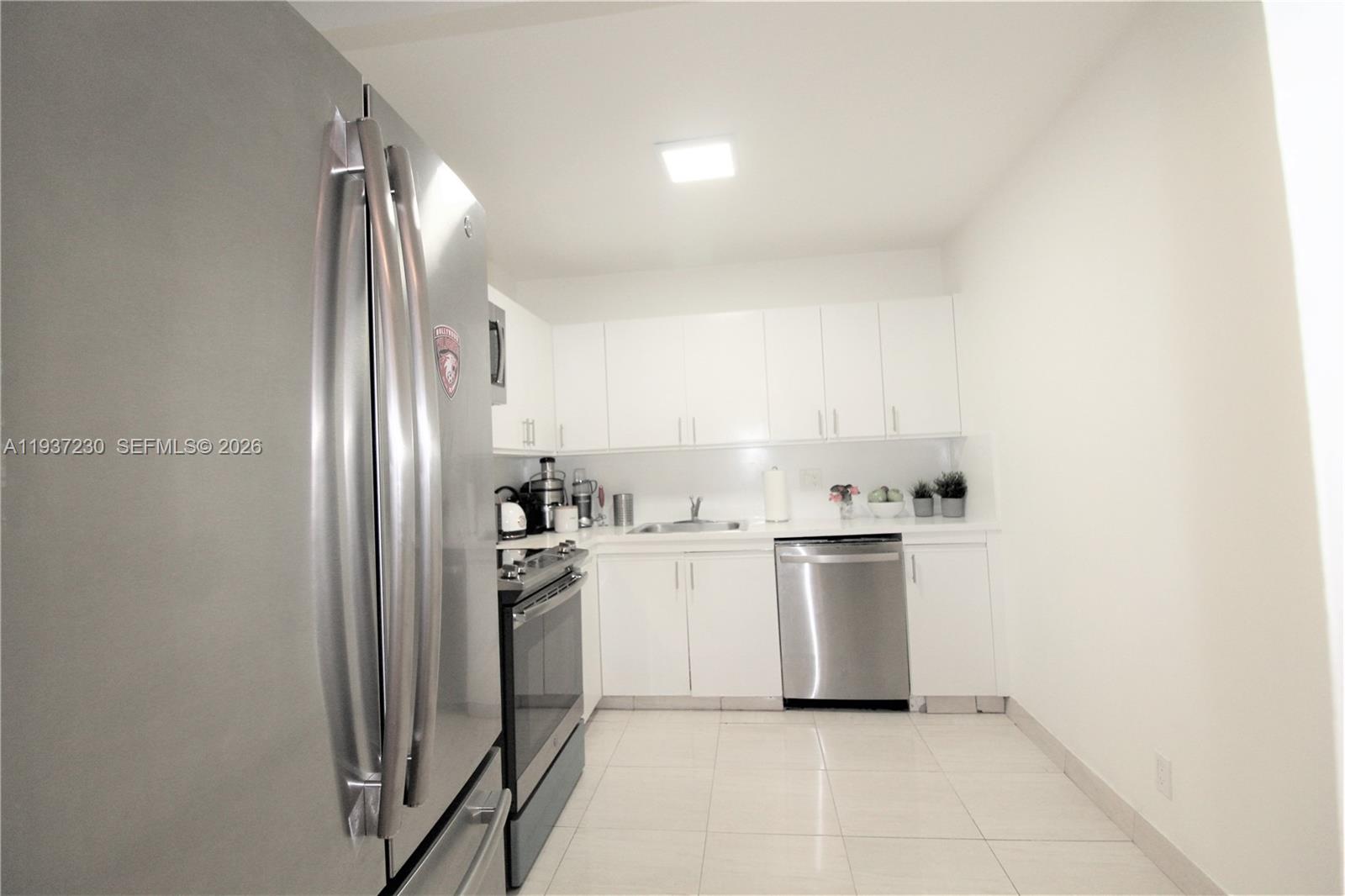 2500 Parkview Dr #315 Hallandale Beach, FL 33009