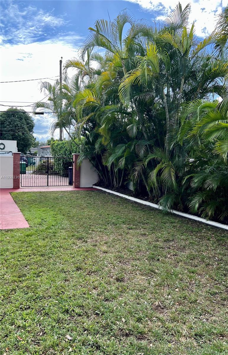 6385 SW 25th St Miami, FL 33155