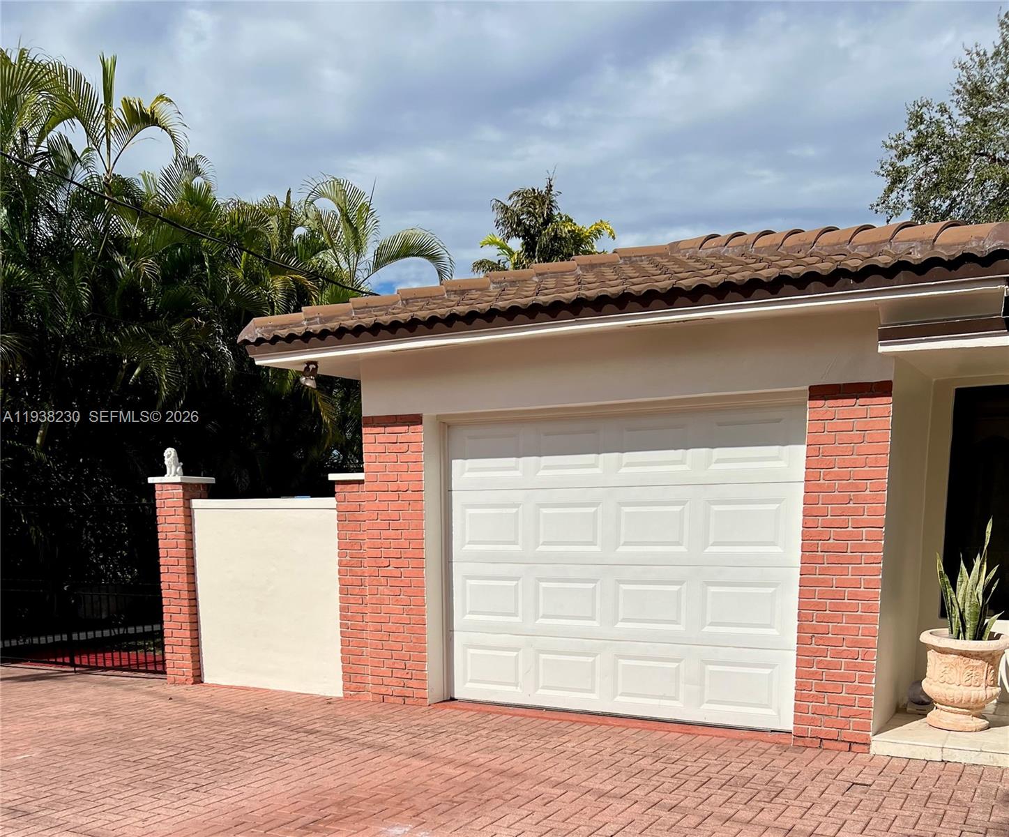 6385 SW 25th St Miami, FL 33155