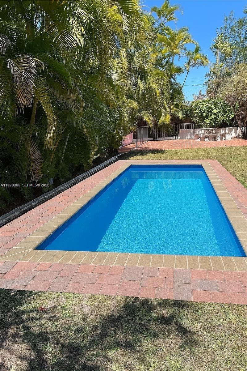 6385 SW 25th St Miami, FL 33155