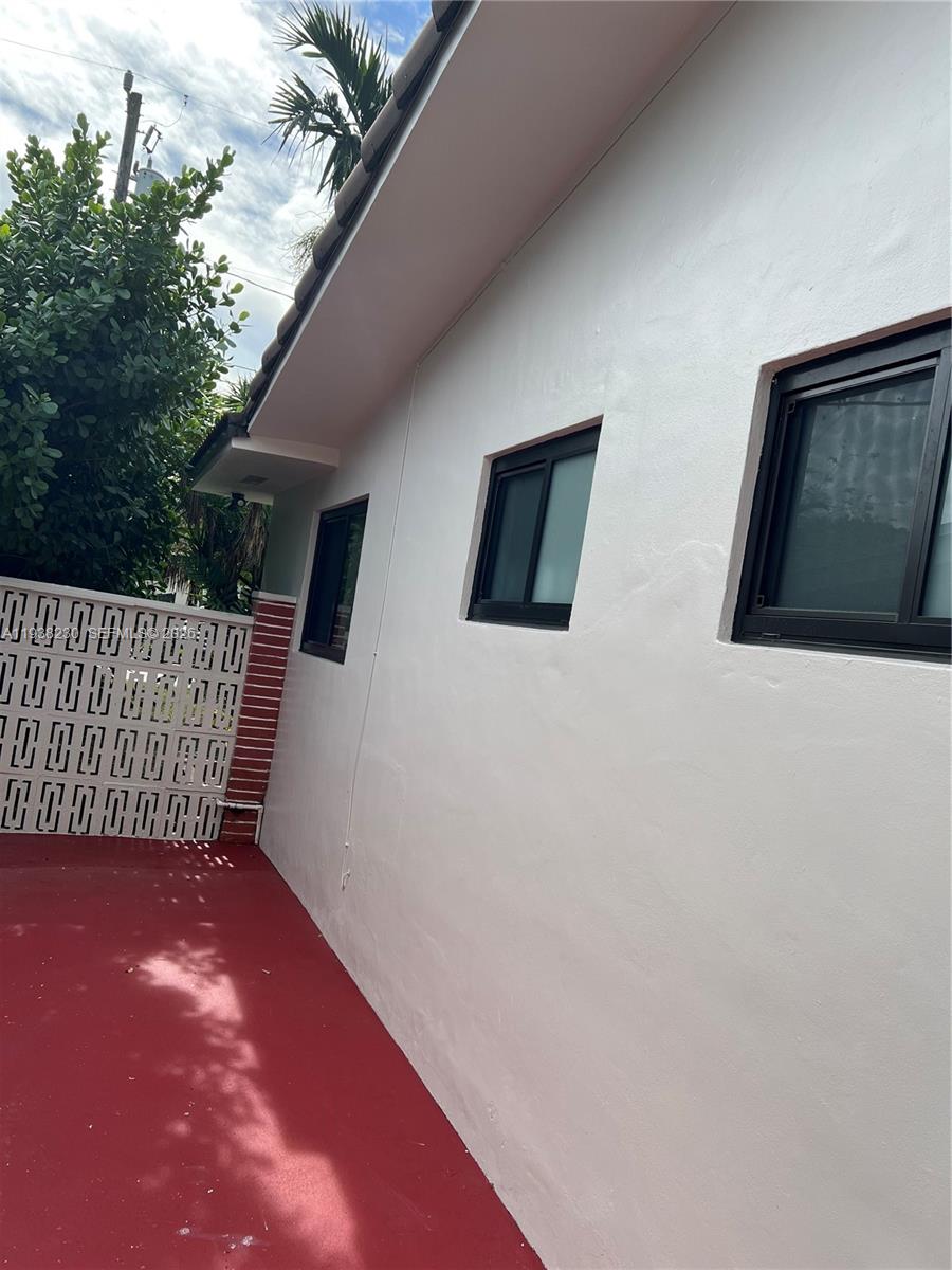 6385 SW 25th St Miami, FL 33155