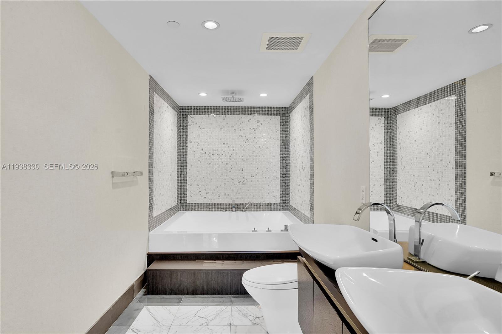 image Epic West Condo24