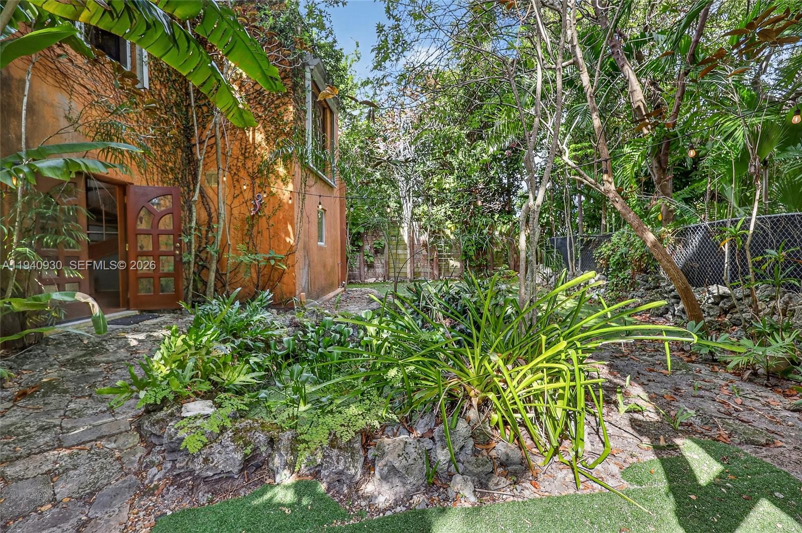 1852 SW 2nd Ave Miami, FL 33129