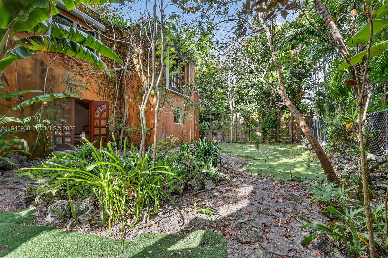 1852 SW 2nd Ave Miami, FL 33129