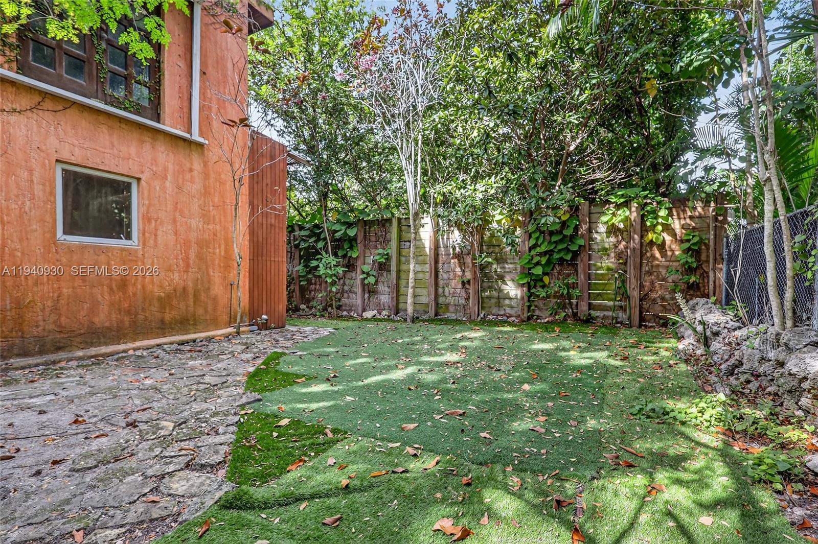 1852 SW 2nd Ave Miami, FL 33129