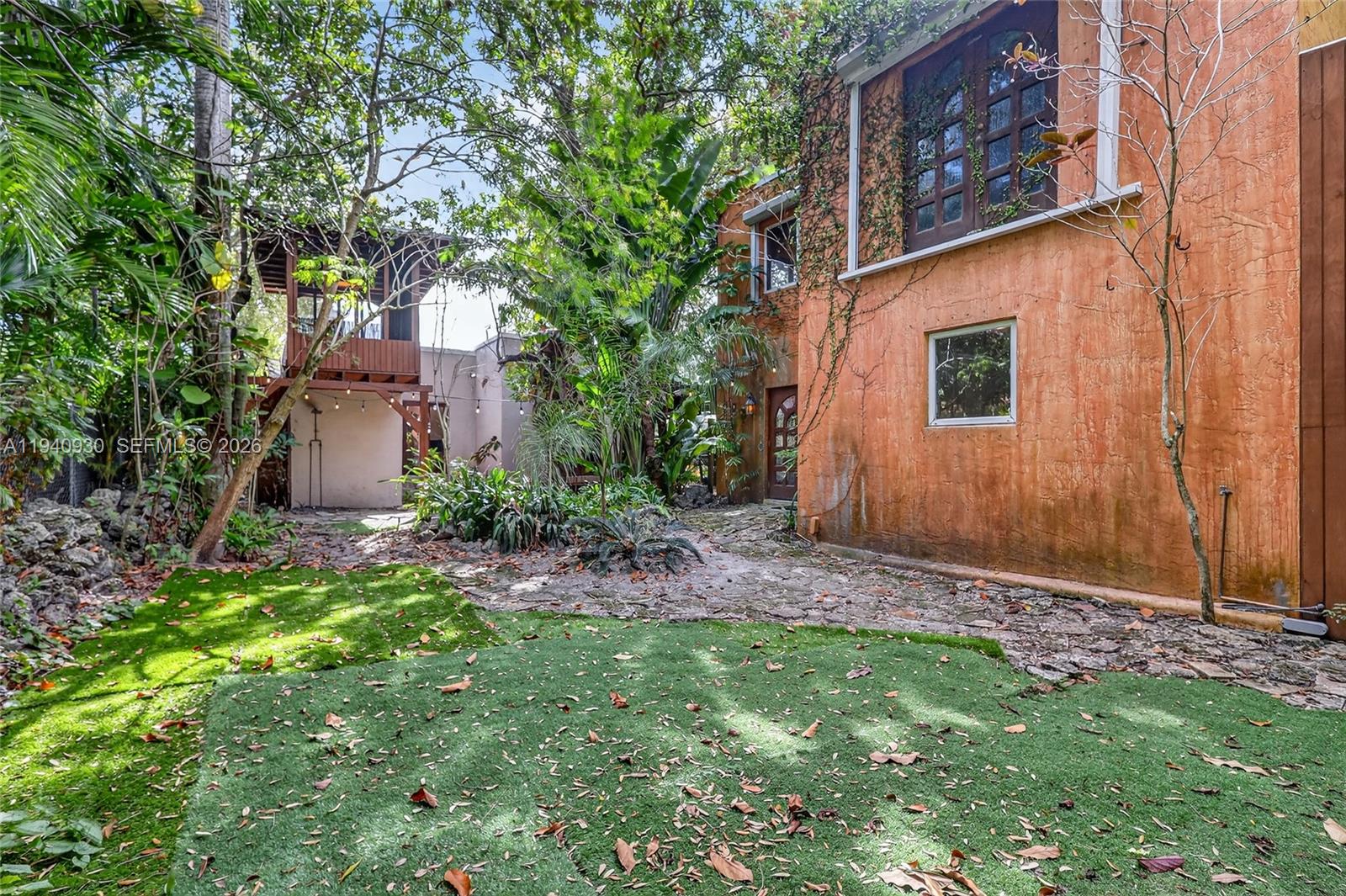 1852 SW 2nd Ave Miami, FL 33129