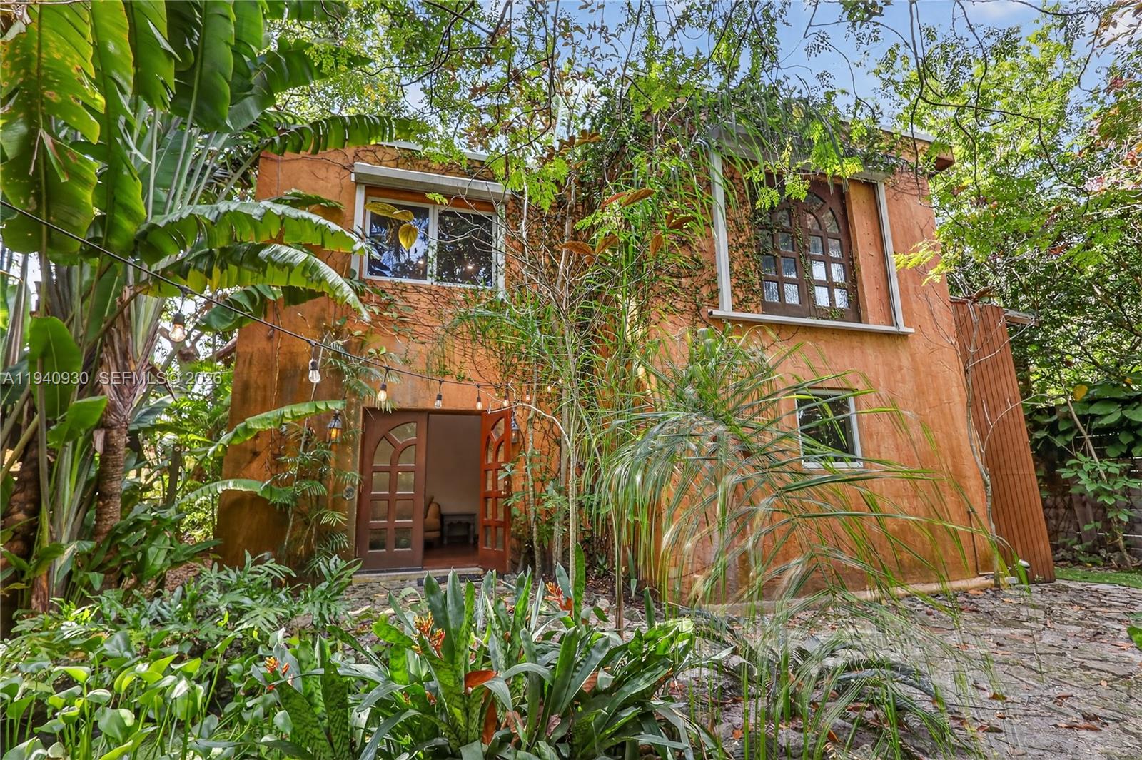 1852 SW 2nd Ave Miami, FL 33129