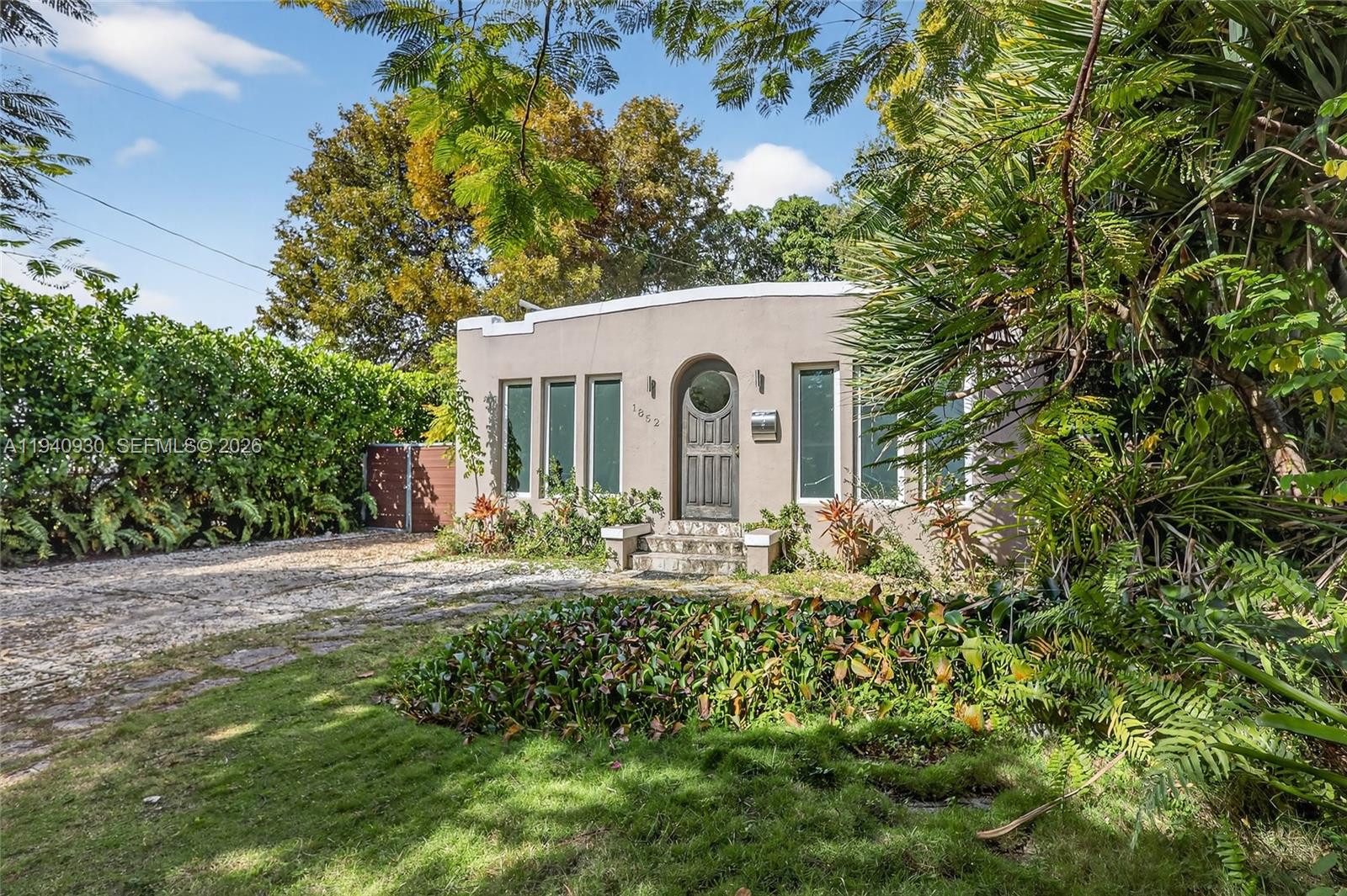 1852 SW 2nd Ave Miami, FL 33129