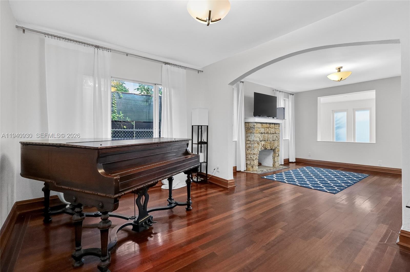 1852 SW 2nd Ave Miami, FL 33129