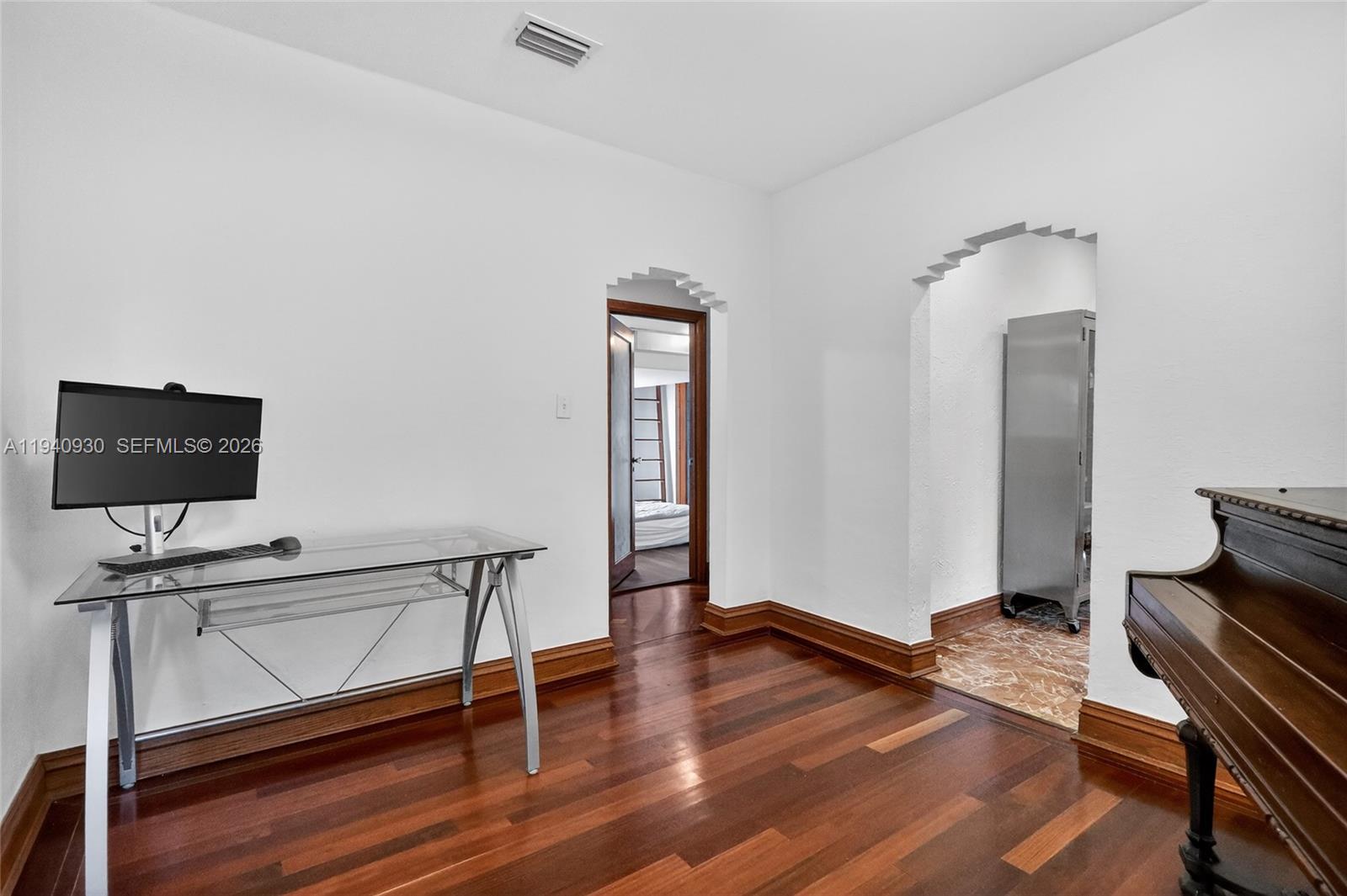 1852 SW 2nd Ave Miami, FL 33129