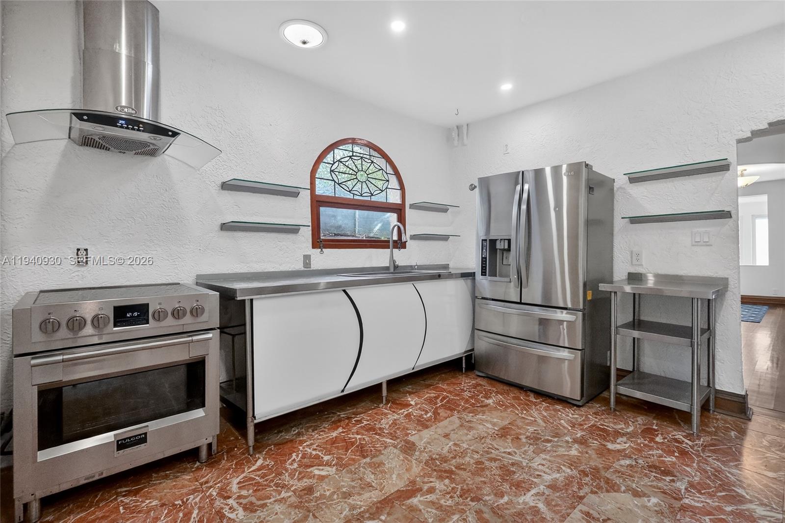 1852 SW 2nd Ave Miami, FL 33129