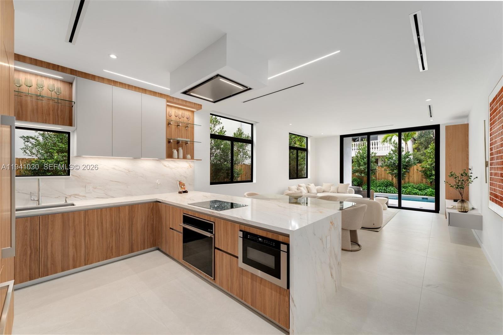 3067 Hibiscus St Miami, FL 33133