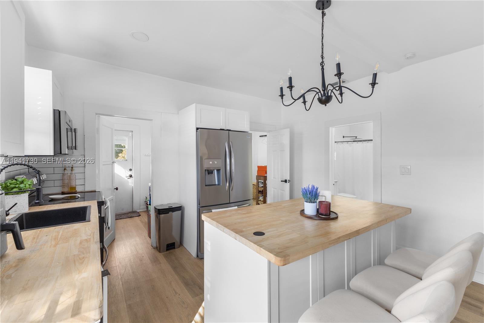 2811 SW 17th St Miami, FL 33145