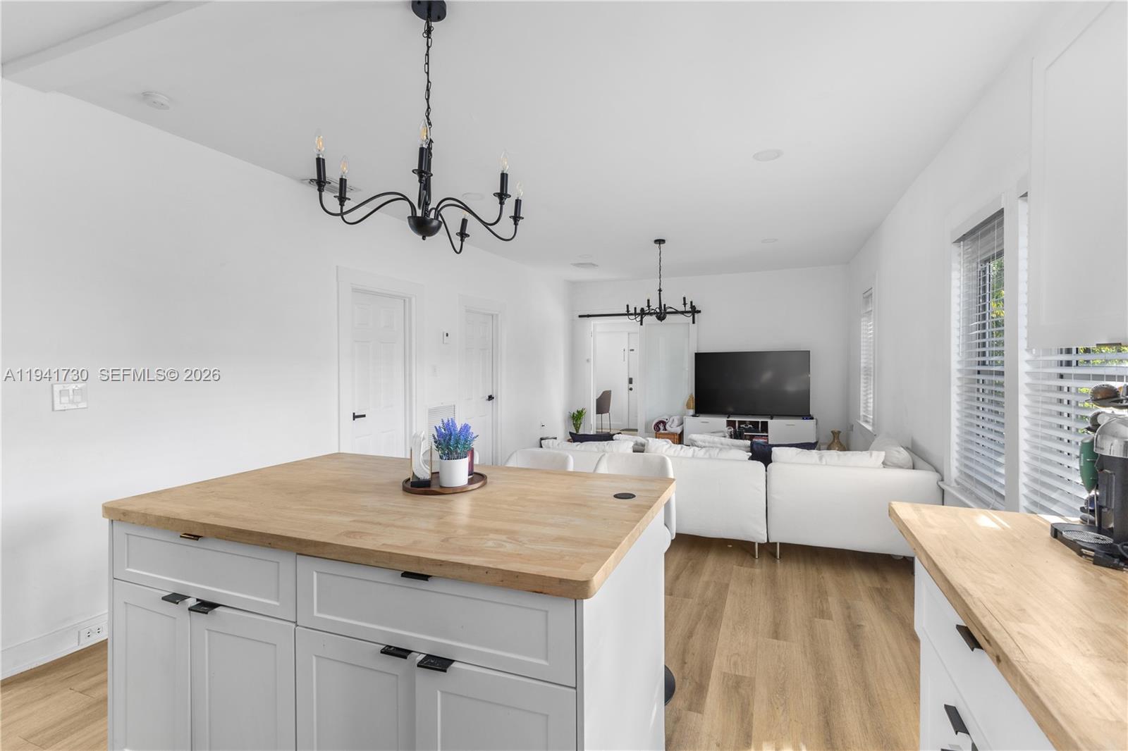 2811 SW 17th St Miami, FL 33145