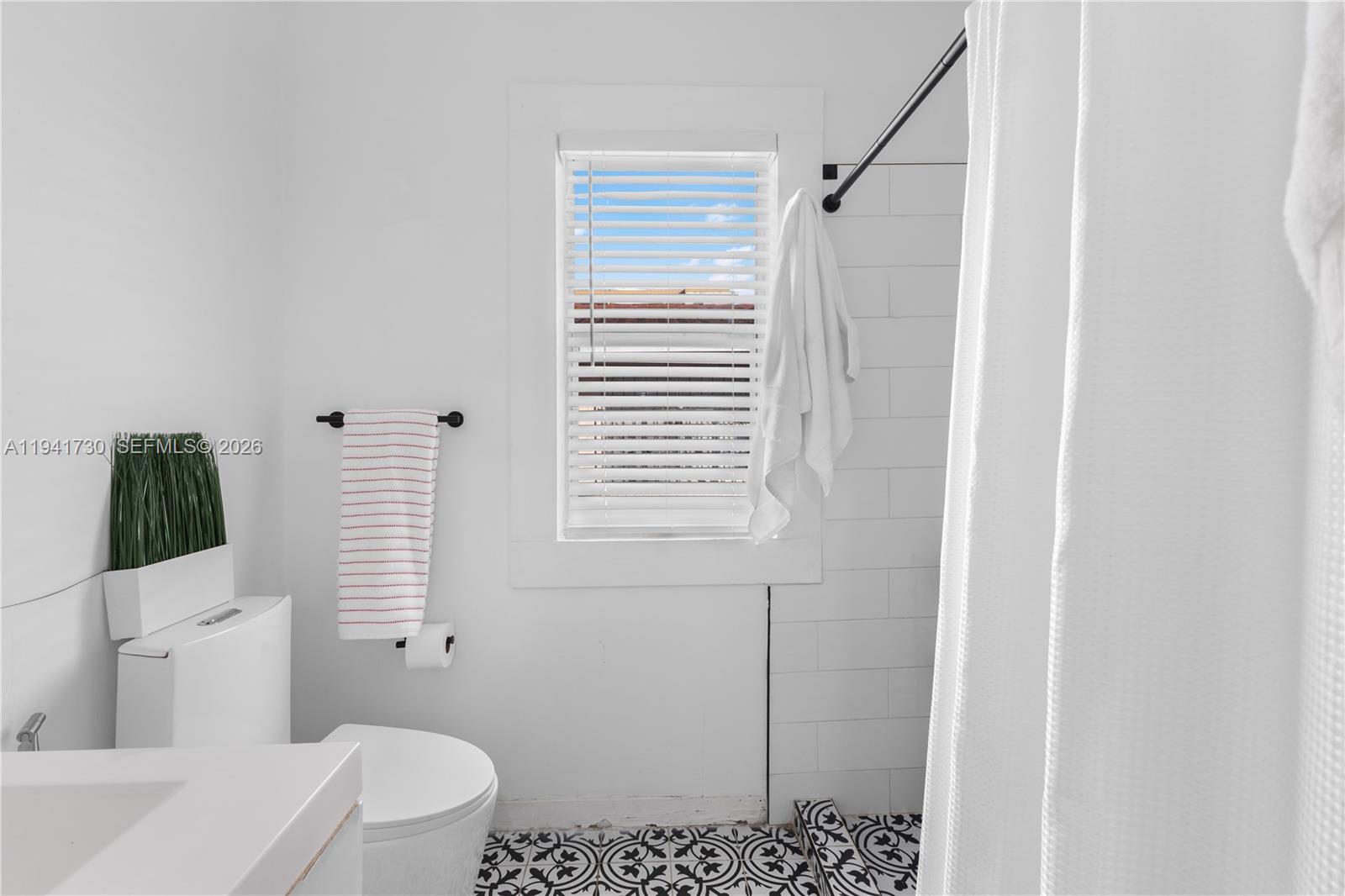 2811 SW 17th St Miami, FL 33145