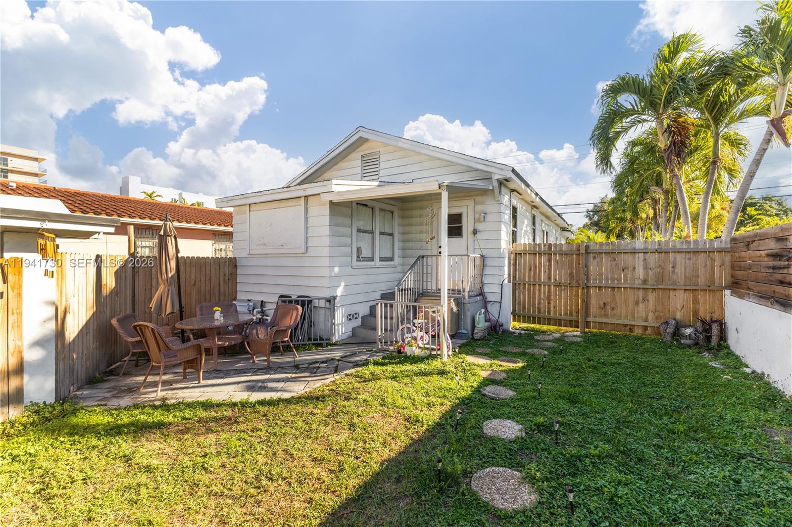 2811 SW 17th St Miami, FL 33145