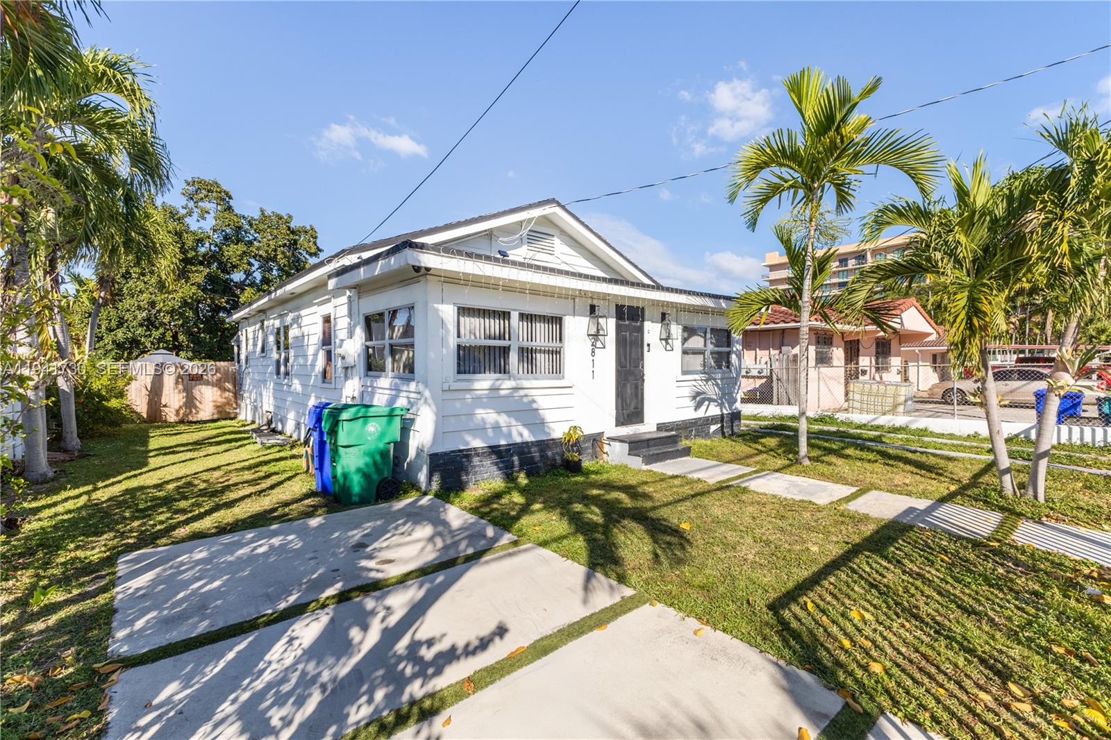 2811 SW 17th St Miami, FL 33145