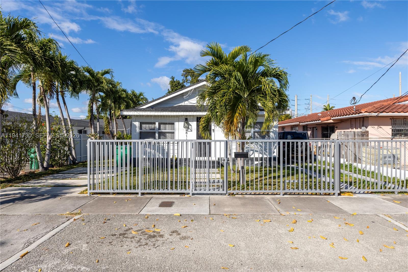 2811 SW 17th St Miami, FL 33145